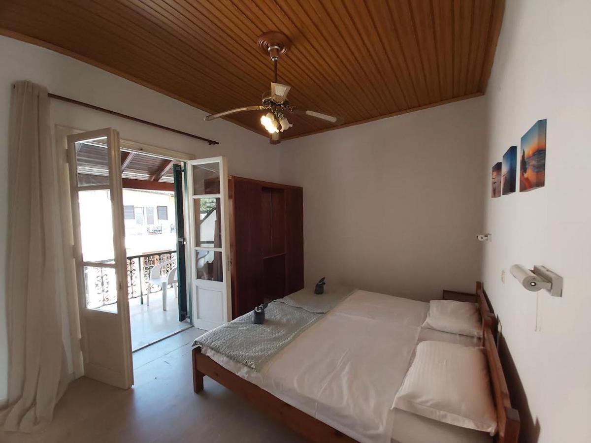 Theo Apartment
