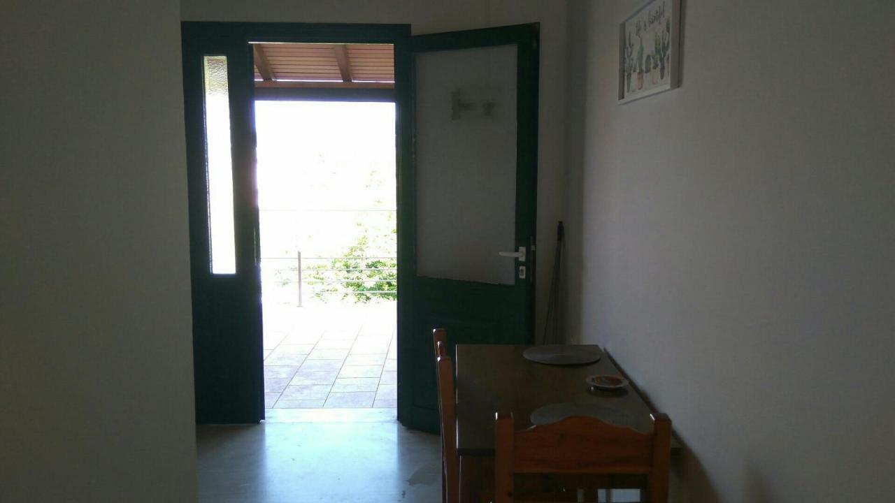 Apartment Theo *
